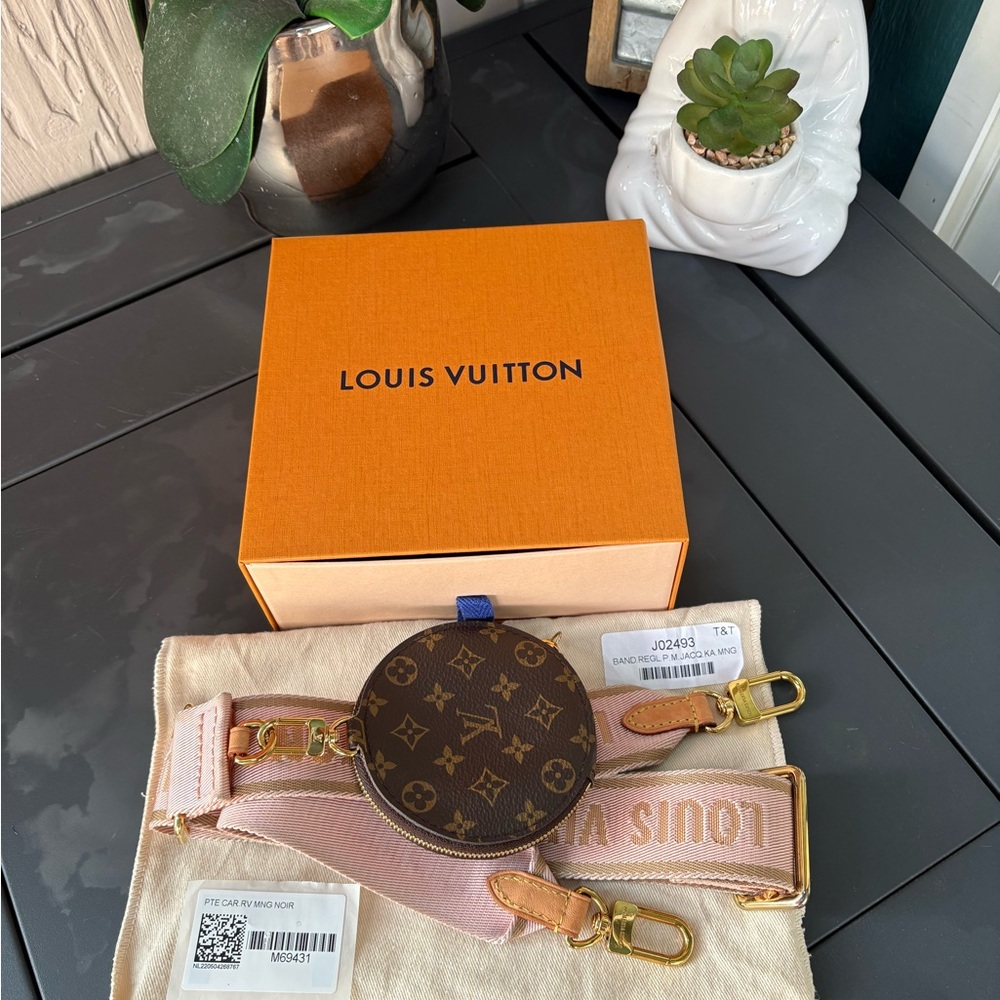 Louis Vuitton Pink and Beige Monogram Coin Purse strap in pink